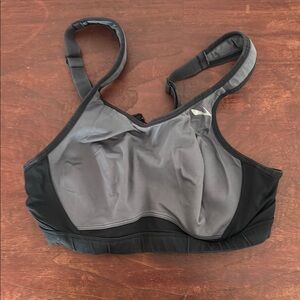 Brooks High-Impact Sports Bra Black and Gray